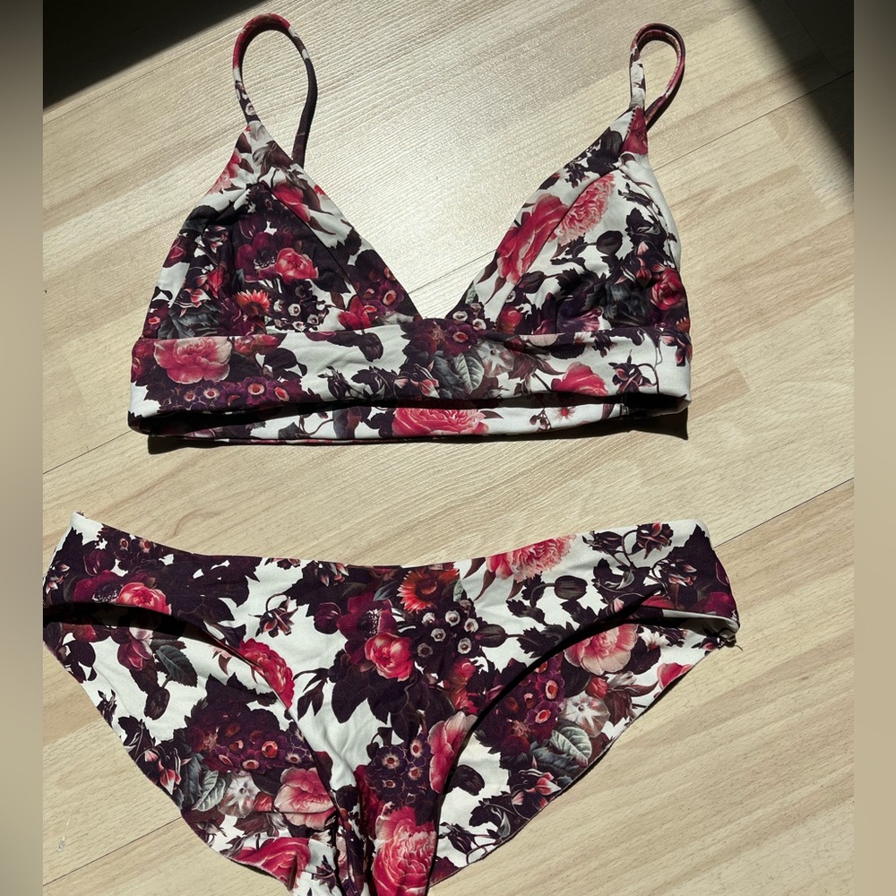 Floral boys and arrows suit